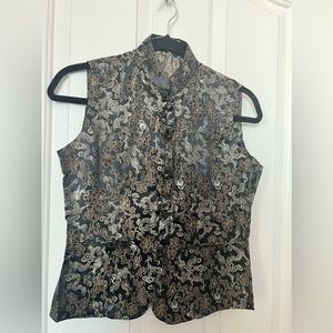 Vintage Chinese silk style top, in good condition.